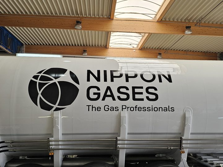 Nippon Gases Tankauflieger