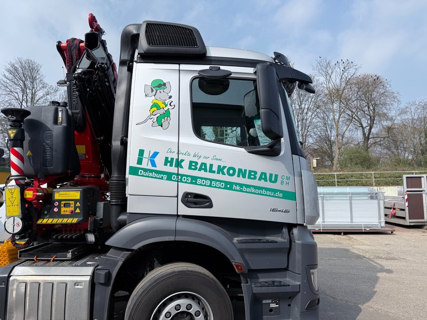 HK Balkonbau Kran-LKW